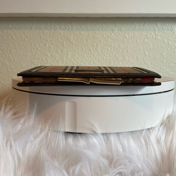 Burberrys GUC Classic Pre-1999 Vintage Haymarket Kiss Lock Wallet - Picture 5 of 15